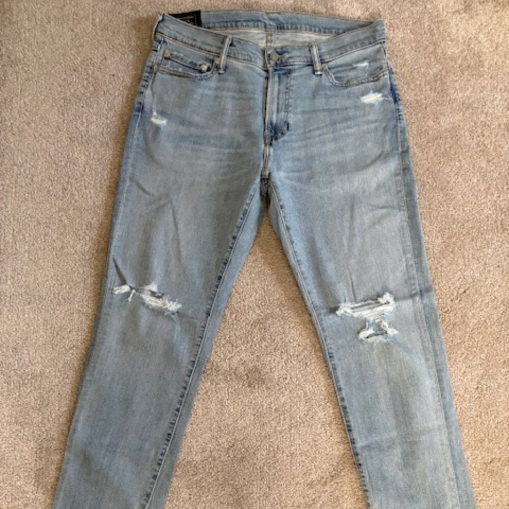 Abercrombie & Fitch Men’s Jeans – Rustin Athletic Slim – Size 33x32 – Light Wash